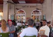 Outside Cafe du Monde.jpg